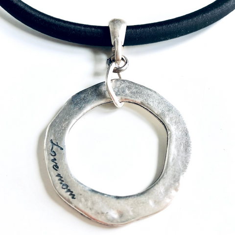 "Love Mom" Engraved Chocker Necklace